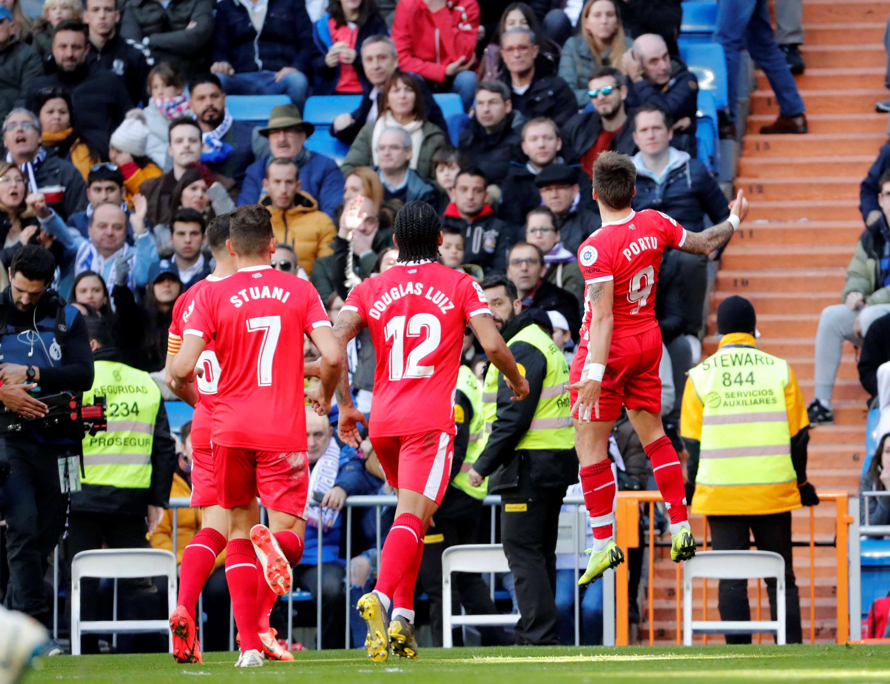 通过在国际 通过在国际